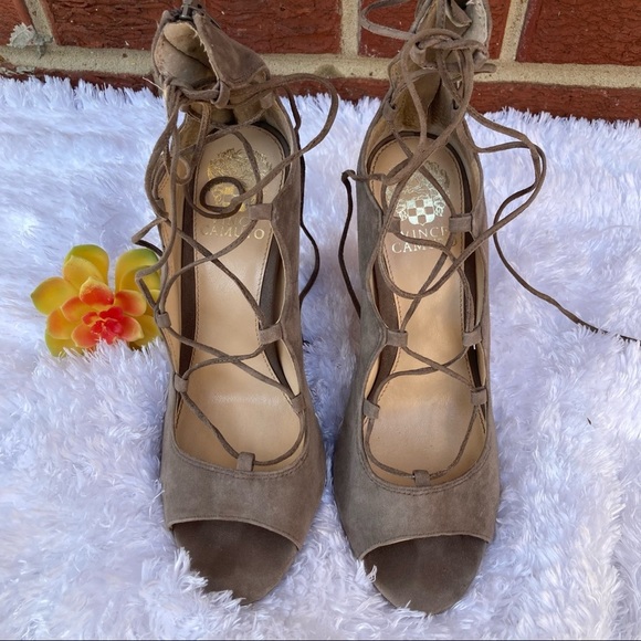VINCE CAMUTO SANDRIA SUEDE LACE UP PEEP TOE HIGH HEELS SIZE 8M COLOR TAUPE - Picture 1 of 13